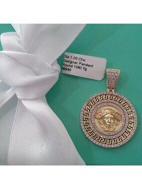 Medusa Greek Key Designer 10 kt. Yellow GOLD 1.00ctw Diamonds Cameo Pendant